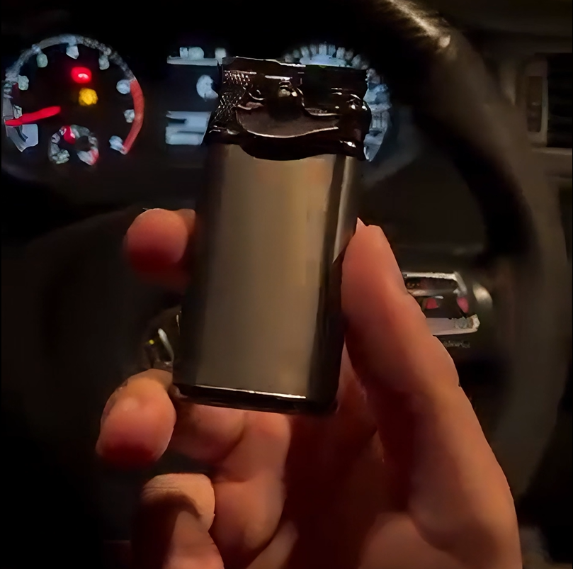 The Royal pistol Heavy Lighter